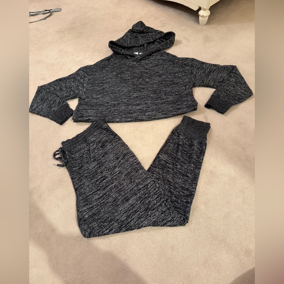 GAP Women's Hooded Pullover Sweater - Picture 10 of 10